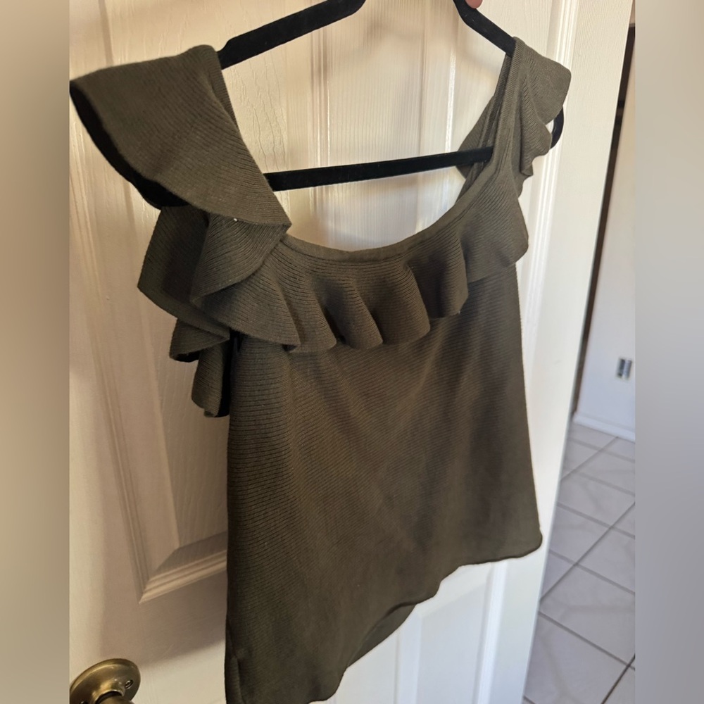Express Olive Ruffle Camisole - Picture 2 of 4